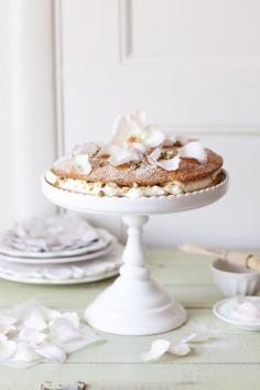 
                    
                        Pistachio and rose cake//
                    
                