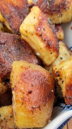 
                    
                        Crispy Roasted Mustard Potatoes ~ Potatoes tossed in a thick and creamy mustard dressing and roasted to perfection... The dressing: mustard, butter, olive oil, lemon, oregano and parmesan cheese. A wickedly delicious combination... Crunchy on the outside and soft in the middle
                    
                