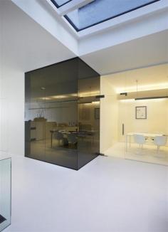 
                    
                        :: DETAILS :: Photo Credit: © Julien Lanoo Photographs. MIDRAS / GRAUX & BAEYENS architects - lovely full height glazing detail. This would look great for a shower enclosure. #details
                    
                