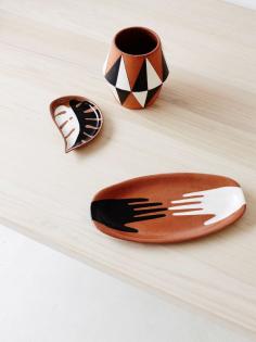 
                    
                        Sharon Muir terracotta ceramics. Photo – Sean Fennessy, styling – Lucy Feagins.
                    
                