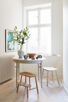 
                    
                        house hunting with fantastic frank.
                    
                