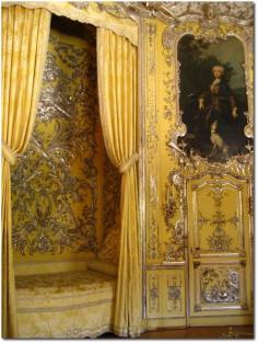 
                    
                        theeverydaygoth:  thisisntvictorian:  THAT SHIT’S BAROQUE.  ^That made me laugh more than it had any right to.
                    
                