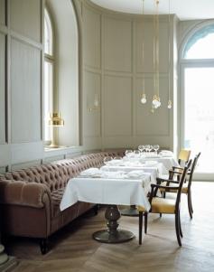 
                    
                        My heart belongs to a high ceiling and a chesterfield couch.
                    
                