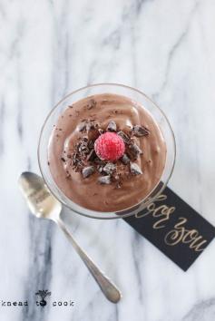 
                    
                        Vegan chocolate mousse.  Vegan. Raw.
                    
                