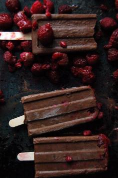 Chocolate Popsicles mit Himbeeren
