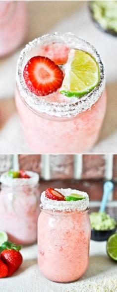 
                    
                        Fresh Strawberry Coconut Margaritas I howsweeteats.com
                    
                