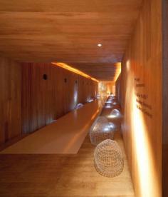 
                    
                        :: DETAILS :: INTERIORS :: pathway lit by illuminated glass sculptures at the Hilton Pattaya / Department of Architecture,  Photo Credit: © Wison Tungthunya #interiors #details
                    
                