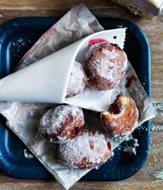 Jam donuts receta | receta Gourmet Traveller - Gourmet Traveller