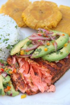 
                    
                        Grilled salmon with avocado salsa {Salmon a la parrilla con salsa de aguacate}
                    
                