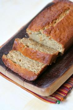 My Mom's Banana Nut Bread Recipe :: a favorite banana bread recipe that has been passed around my family for many years!