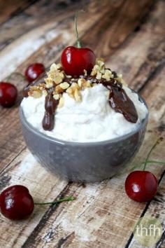 Clean Eating Banana Split Mousse...made with clean ingredientes, is ready in less than 10 minutes and it's "almost raw", vegan, gluten-free, dairy-free, egg-free, paleo-friendly and contains no refined sugar | The Healthy Family and Home