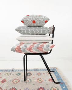 
                    
                        Diggi Dot by Skinny laMinx..
                    
                