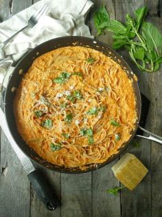 
                    
                        ROASTED RED PEPPER, GOAT CHEESE AND FENNEL PASTA
                    
                