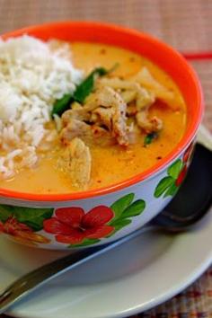 Thai Red Coconut Curry Chicken 1 can (400 ml) coconut milk 1/2 cup (125 ml) water or soup stock (chicken, beef, or seafood depending on the meat you will use) 2 tsp (10 ml) brown sugar 1 tbsp (15 ml) red curry paste 1 tbsp (15 ml) fish sauce 3/4 lb (375 g) chicken, pork, beef, shrimp, or fish cut into 1/2″ (1 cm) pieces 2 cups (500 ml) chopped vegetables 3 cups prepared jasmine rice (1 cup rice + 2 cups water will yield 3 cups prepared rice)