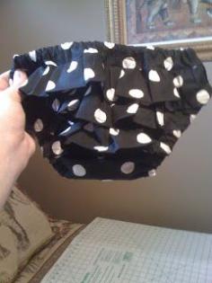 40  DIY Baby Shower Gift Ideas     Ahem. . . Ladies with sewing machines. . .