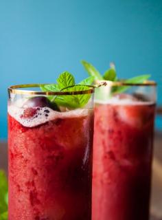 Cherry Mint Lemonade//thefrostedvegan.com