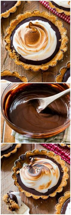
                    
                        S'mores Tartlets!! Click through for the recipe.
                    
                