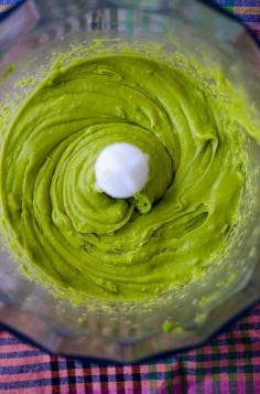 Top your chocolate cupcakes with this avocado buttercream frosting #avocado #buttercream | #frosting