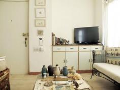 
                    
                        Vicksit’s Vintage Love Apartment in Ahmedabad
                    
                