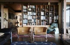 
                    
                        The incredible Byron Bay home of jewellery designer Lisa Black and family.  Photo – Eve Wilson, production – Lucy Feagins / The Design Files.
                    
                