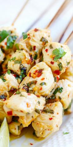 Cilantro Lime Chicken Kebab – juicy chicken kebab marinated with cilantro, lime juice and garlic. The easiest and best chicken kebab recipe ever! | use a good high smoke oil like grapeseed