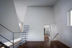 
                    
                        House in Wakayama / spray
                    
                