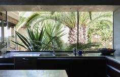 
                    
                        The incredible Byron Bay home of jewellery designer Lisa Black and family.  Photo – Eve Wilson, production – Lucy Feagins / The Design Files.
                    
                