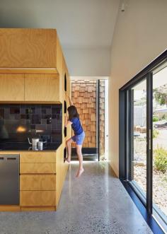
                    
                        Tower House / Andrew Maynard Architects
                    
                