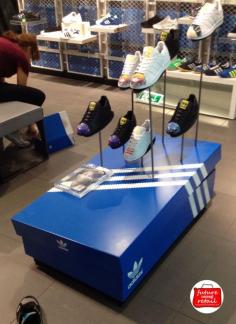 
                    
                        #cooldisplay #Adidas #Munich Photo by #GabriellaSimone www.futureconcept...
                    
                