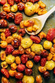 
                    
                        Roasted Tomatoes | pinchofyum.com
                    
                