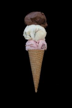 
                    
                        Italian body painting artist, Filippo Ioco, combines nude painted models with photographs of your favourite food.
                    
                