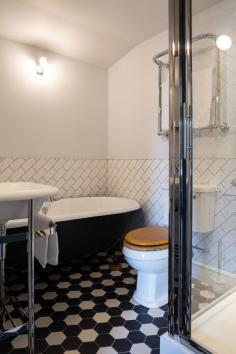 
                    
                        An Old World Inn in Cotswolds Gets a Modern Renovation
                    
                