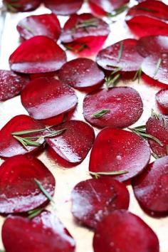Baked Rosemary Beet Chips! #vegan #recipes #vegetarian #healthy #recipe