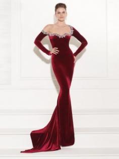 Trumpet/Sjöjungfru Sammet Långa ärmar Square urringning Pärlbrodering Chapel släp Klänningar