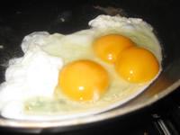 Triple Yolk Egg!