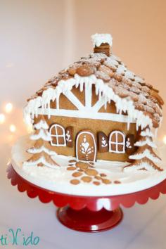 40+ Amazing Gingerbread Houses We Want to Move Into
