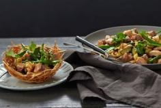 Chicken, cashew nut and snow pea stir-fry