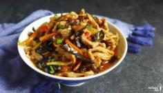Sichuan shredded pork with garlic sauce (Yu Xiang Rou Si, 鱼香肉丝)

Signature dish of Sichuan cuisine, shredded pork with garlic sauce delivers...