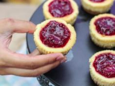 Permanent Link to Cheesecake with Raspberry Sauce